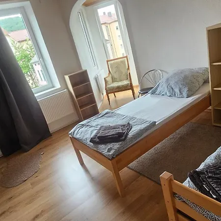 Monteurwohnung/ferienwohnung An Der Steige Apartamento